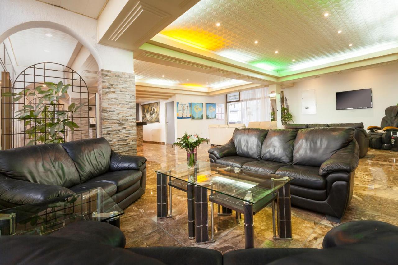 Penelope Beach Hotel Apts Протарас Экстерьер фото