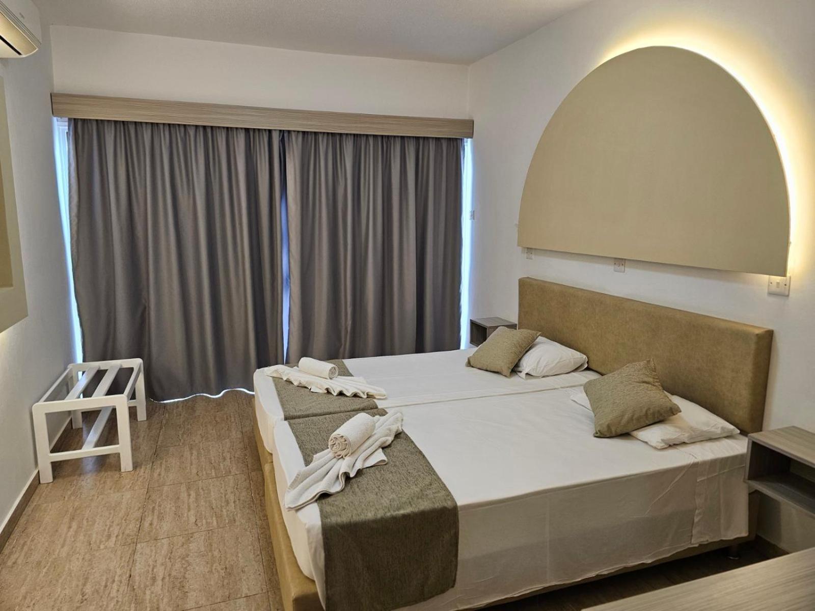 Penelope Beach Hotel Apts Протарас Экстерьер фото